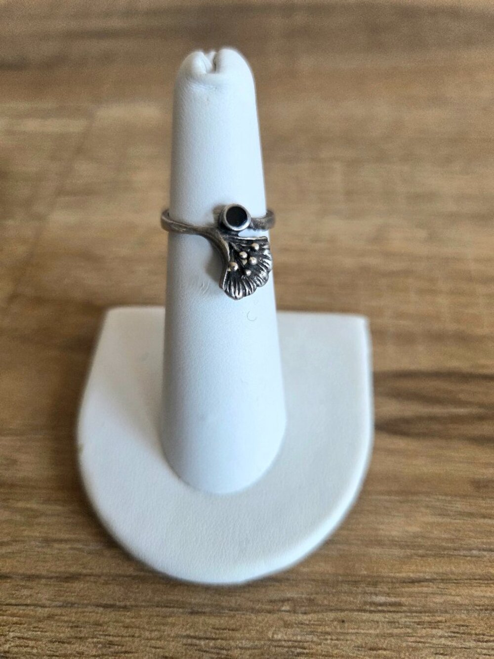 Sterling Silver 915 ring with black Onyx stone and floral design.